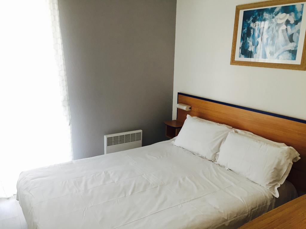 1 Bedroom Apartment 6 pers Shower Pool View