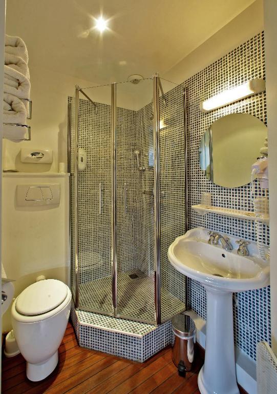 Small Room 1 or Courtyard View