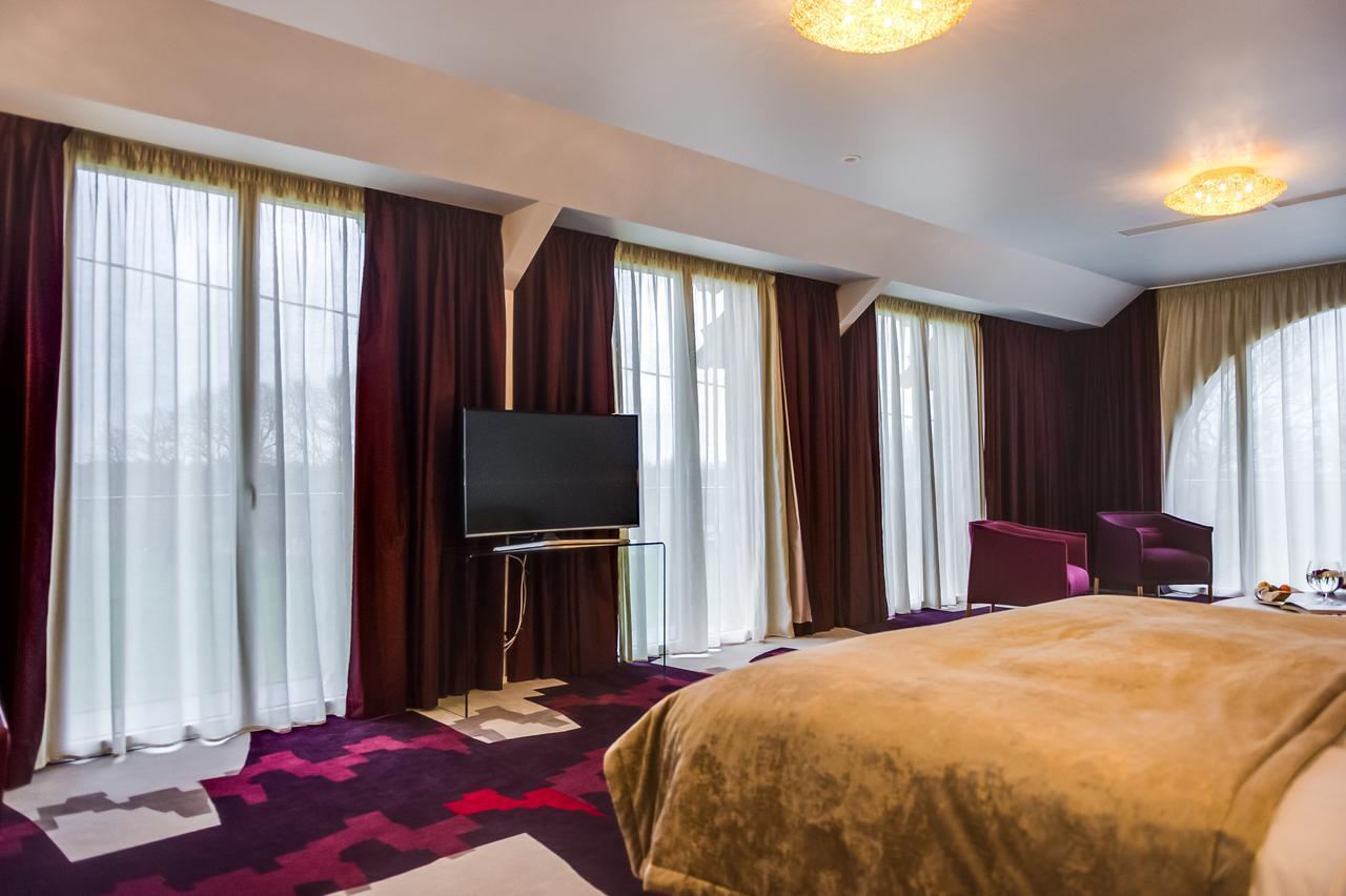 Queen Suite