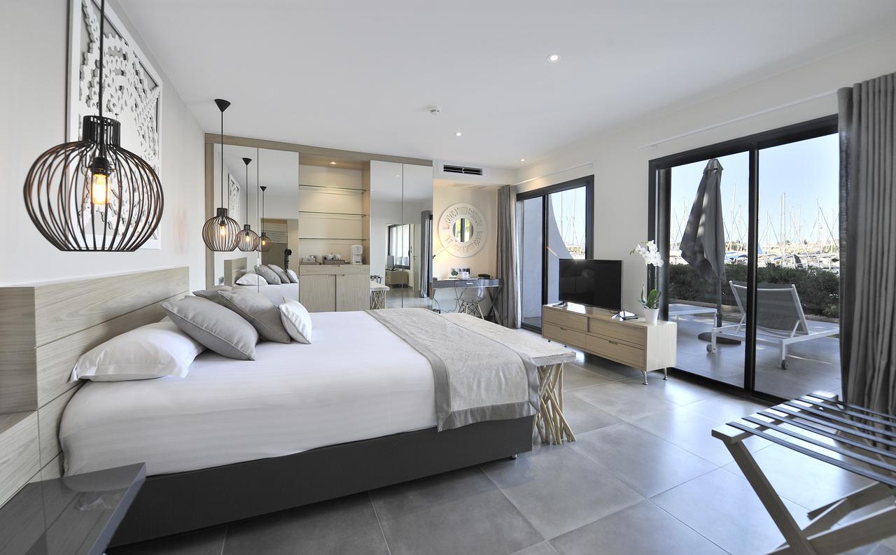 Luxe Suite Marina View