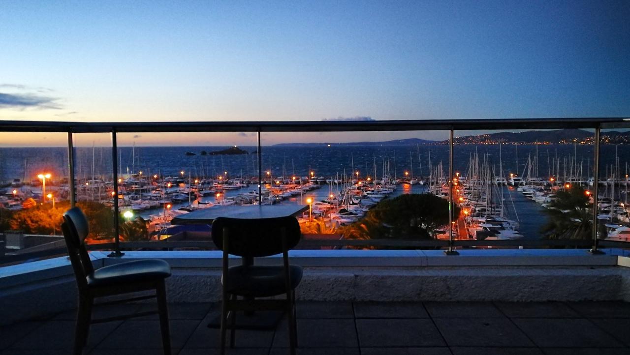 Family Room Sea View