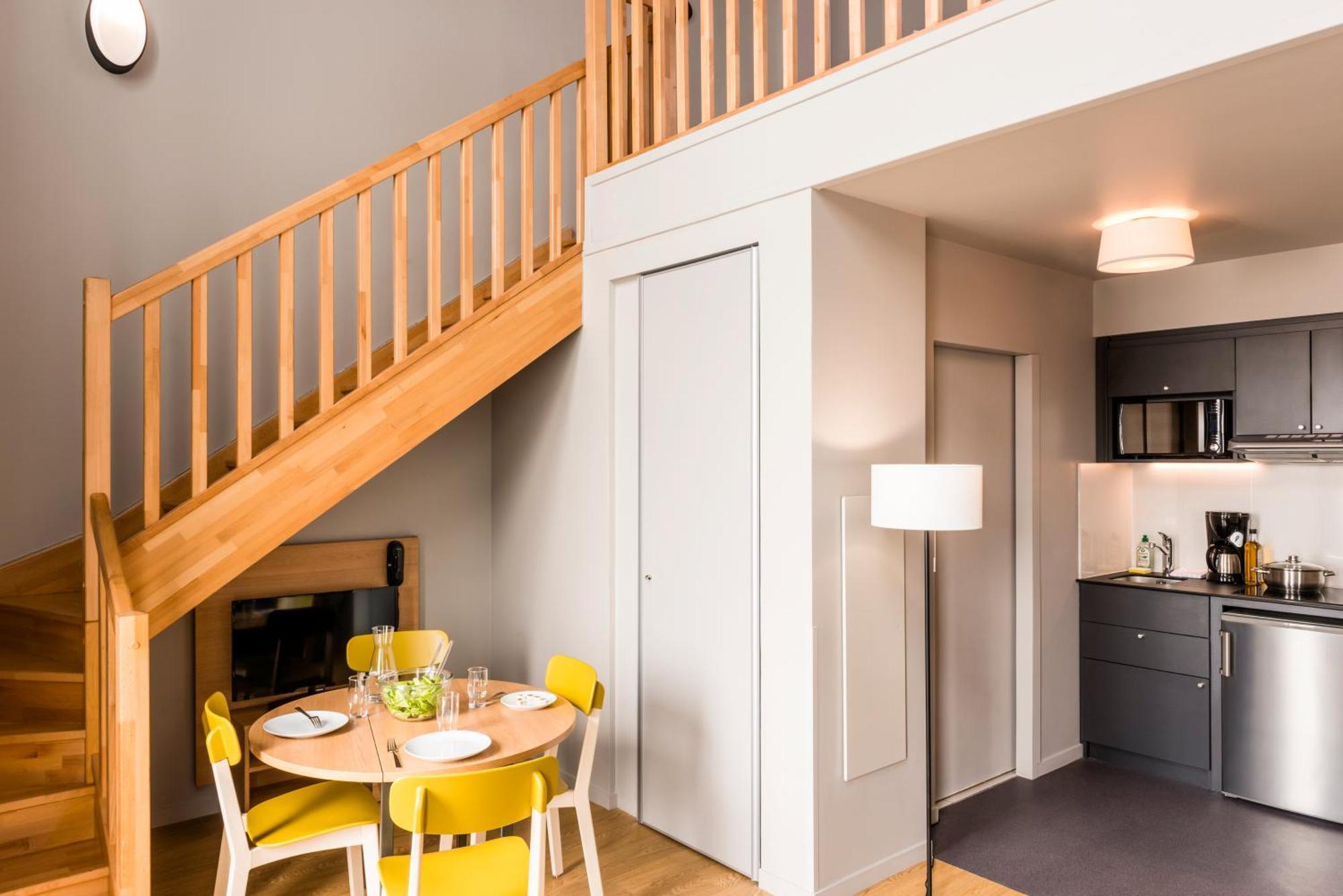 Studio Double bed mezzanine