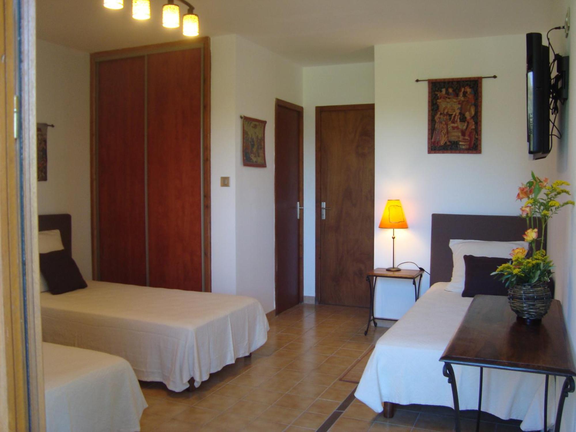 Triple Room Bath