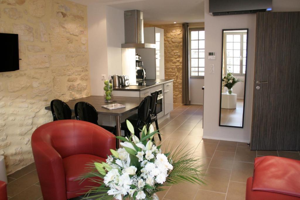 Superior Apartment 6 Cours des Fontaines