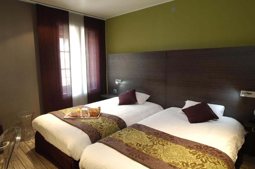 Elegance Premium Twin Room