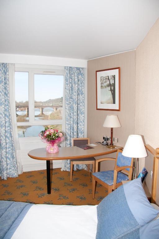 Standard Twin Room River View