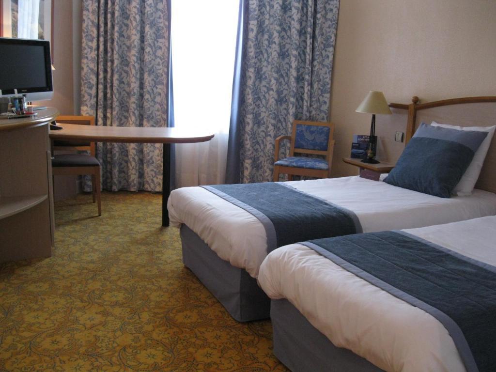 Standard Twin Room River View