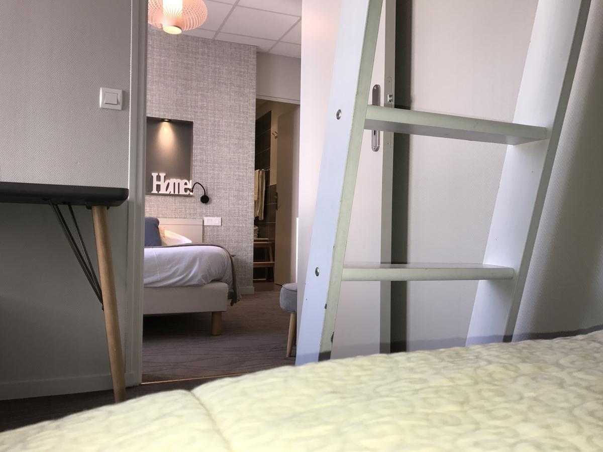 Quadruple Room Shower