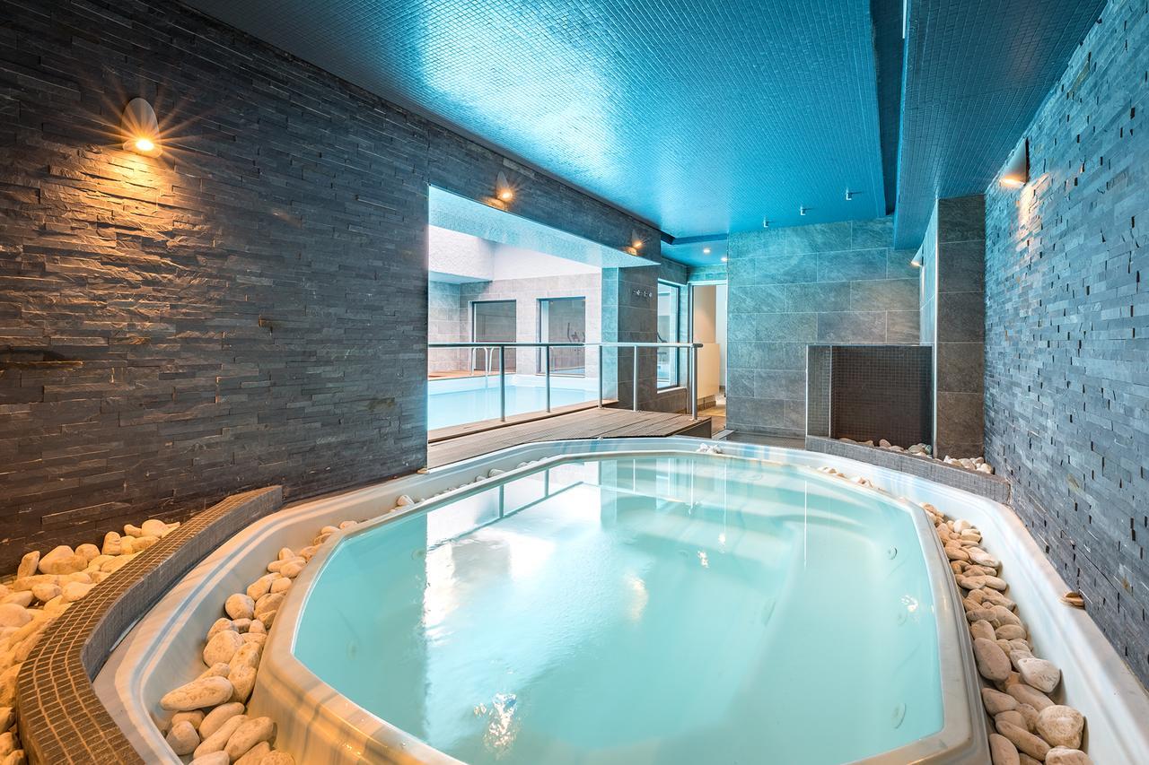 Comfort Double or Twin Room Swimming pool Access Balcony or Terrace