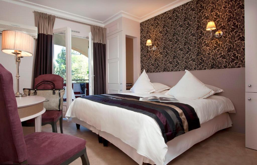 Deluxe Double Room with Terrace and Unlimited Spa Access