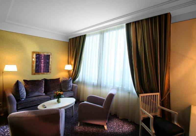 Family Junior Suite 12 years old