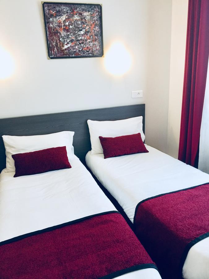 Twin Room Air-Conditioning