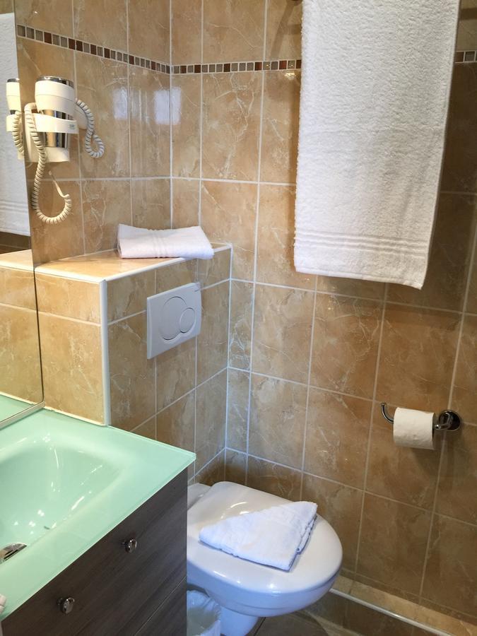 Single Room Air Conditioning