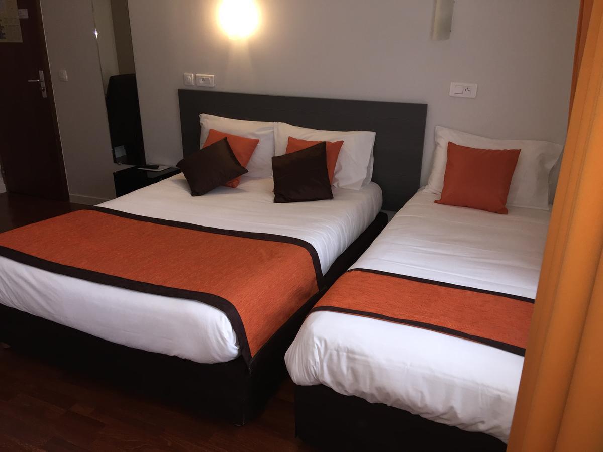 Twin Room Air-Conditioning