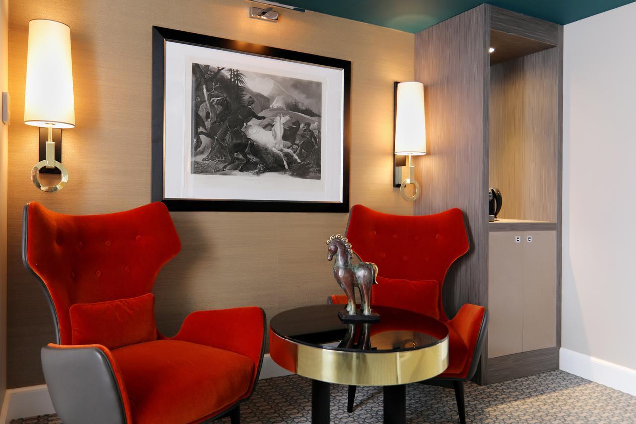 Deluxe Suite