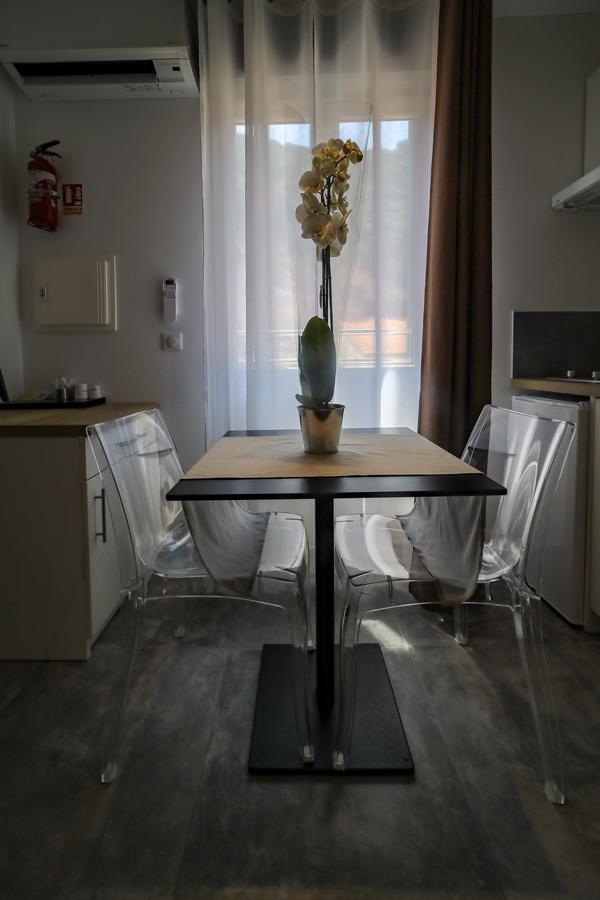 302 CHAMBRE FAMILIALE 2 AV CHARLES DE GAULE