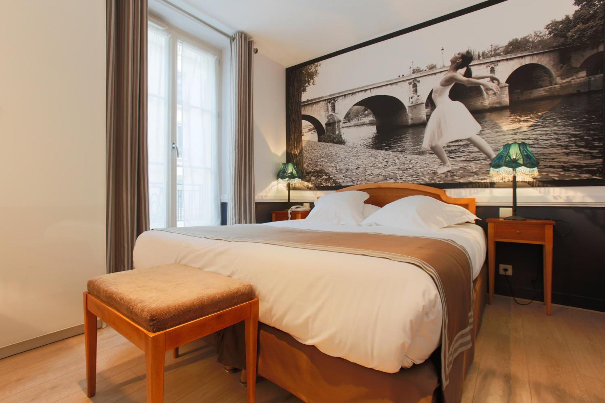 Double or Twin Room Arabesque Street View