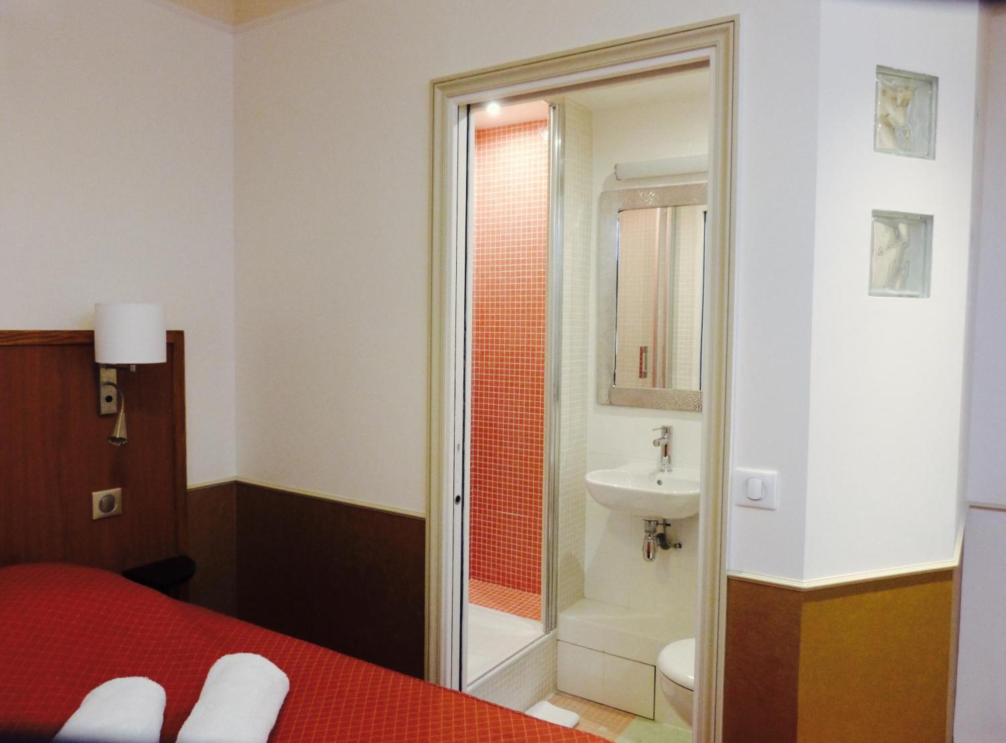 Single Room Private Shower Toilet