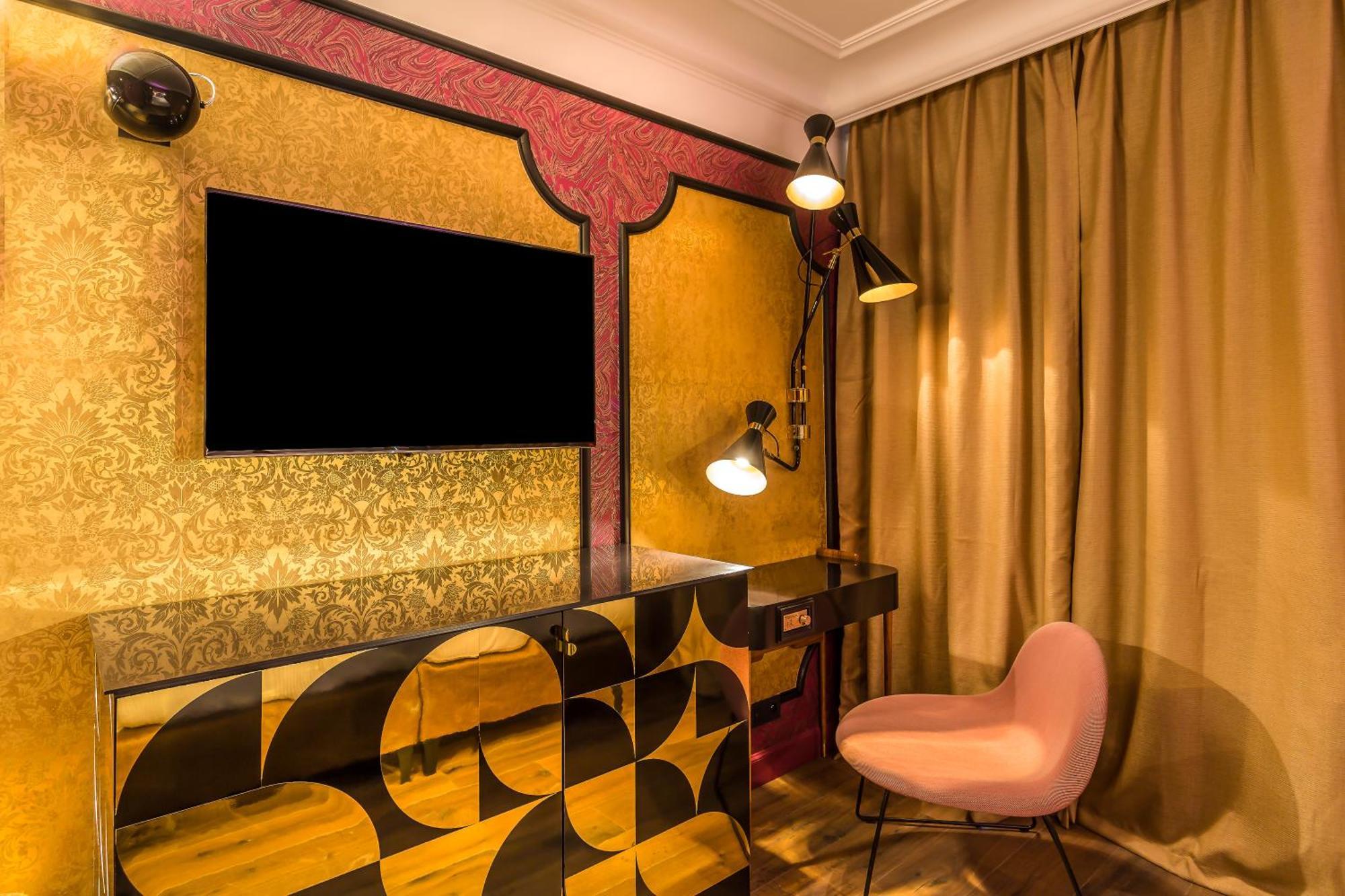Deluxe Double or Twin Room "Light my Fire"