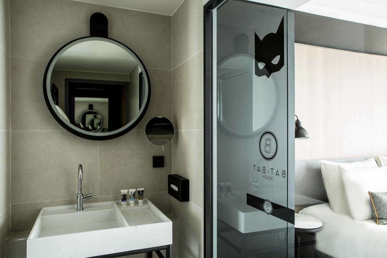 Privilege Queen Room