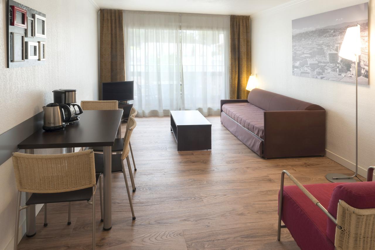 One-Bedroom Apartment City View