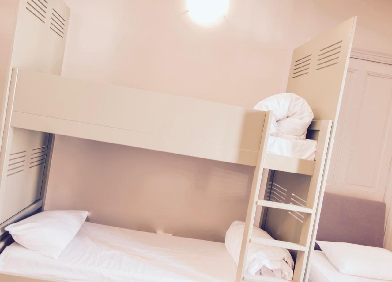 Posto Letto Singolo in Dormitorio Misto (8 Adulti)