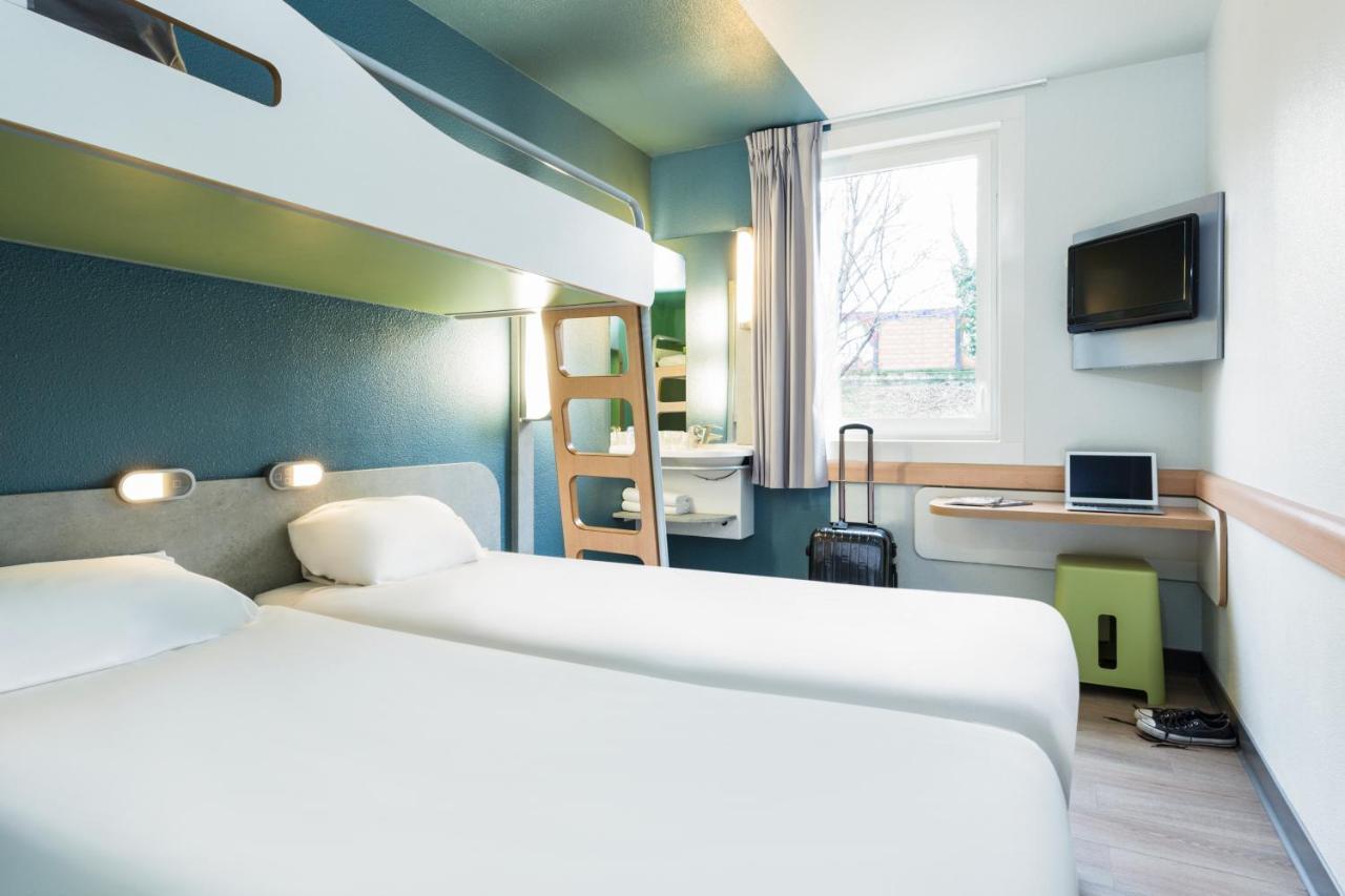 Triple Room One Double Bed One Bunk Bed