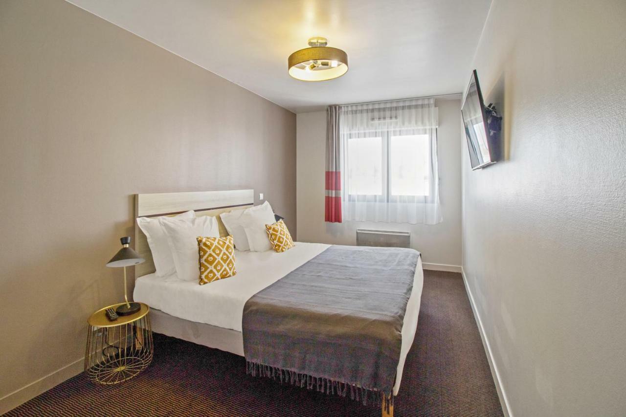 Superior One Bedroom Apartment