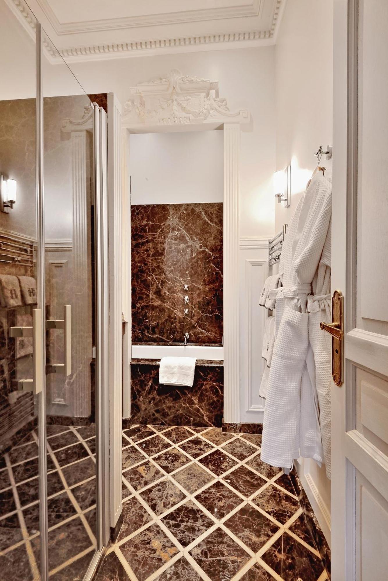 Prestige Suite
