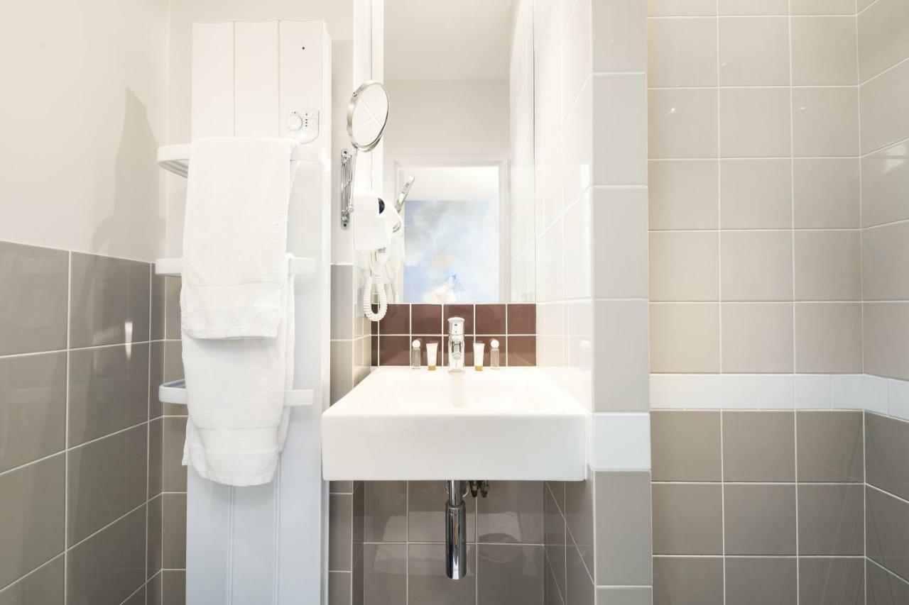 Small Double Room Square View