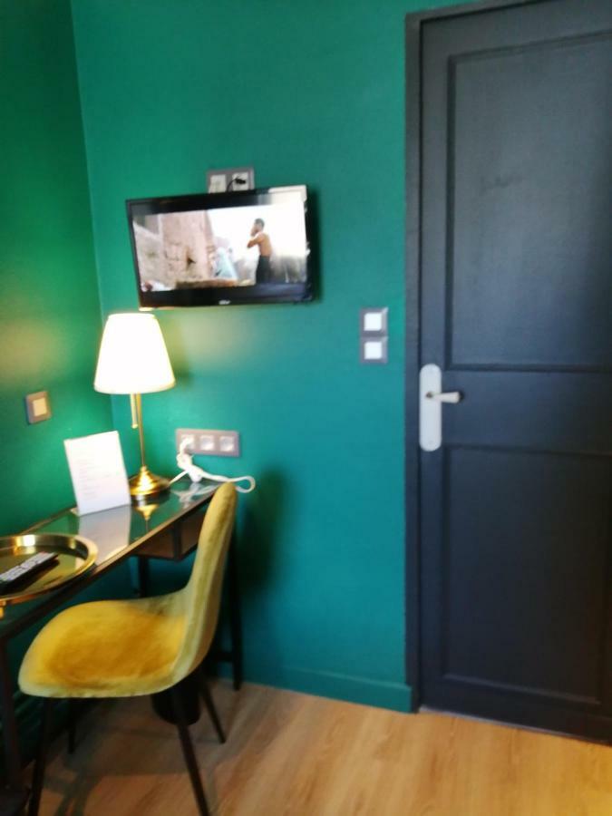 Chambre simple mansardée Accessible par escaliers