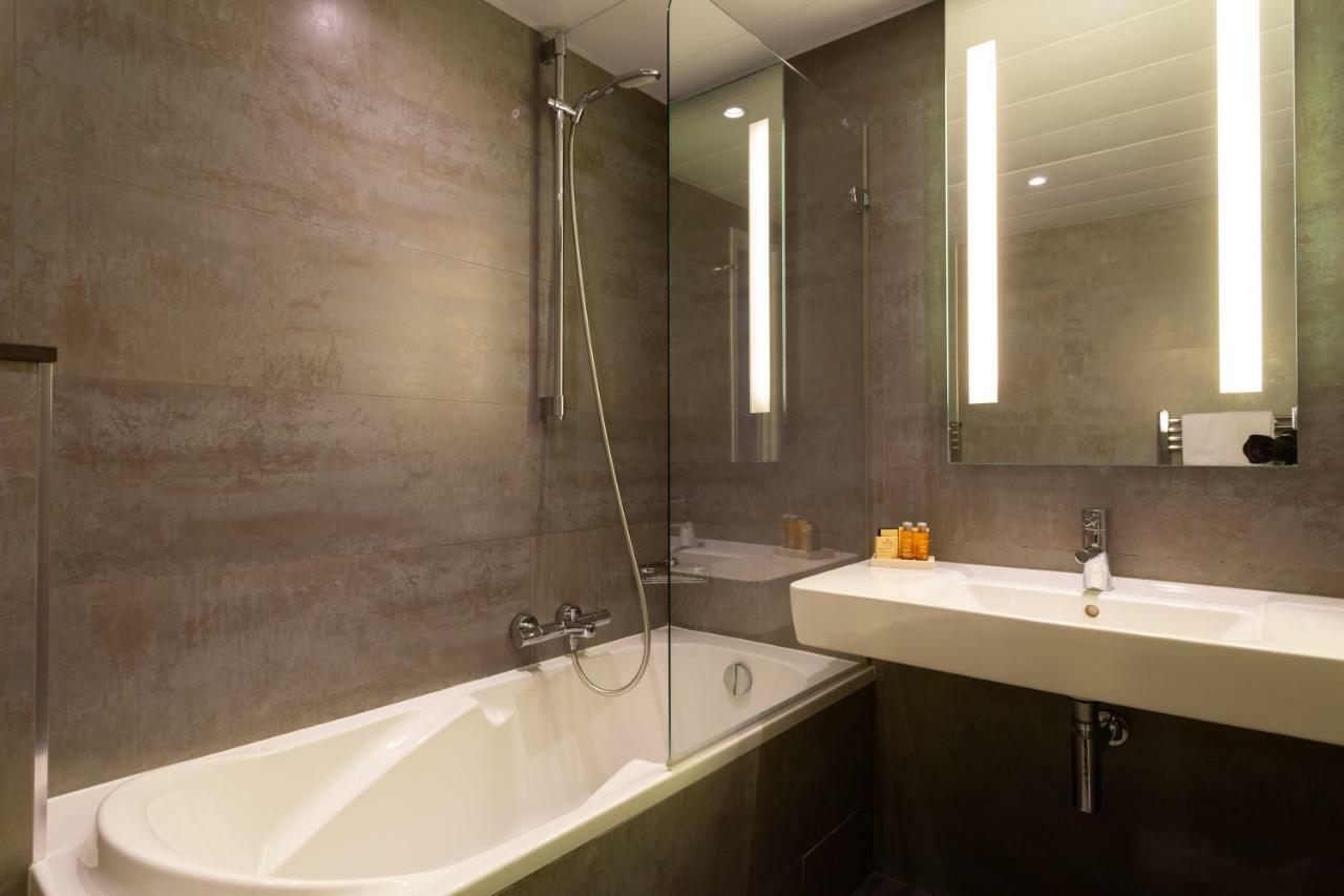 Triple Room Bath