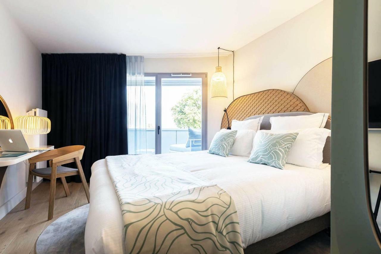 Room Balcony Lake View