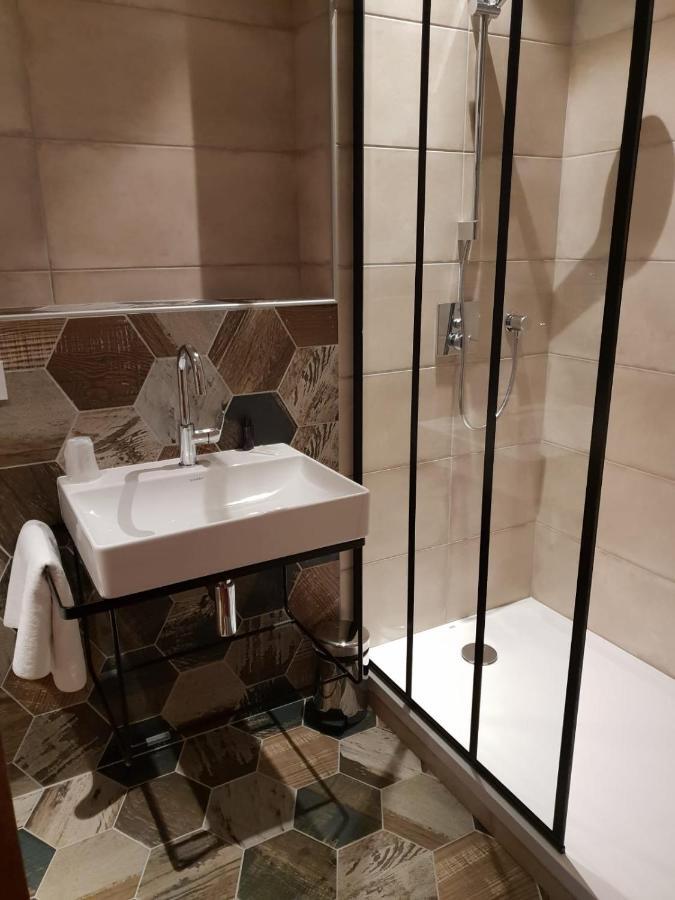 Double Room Private Bathroom