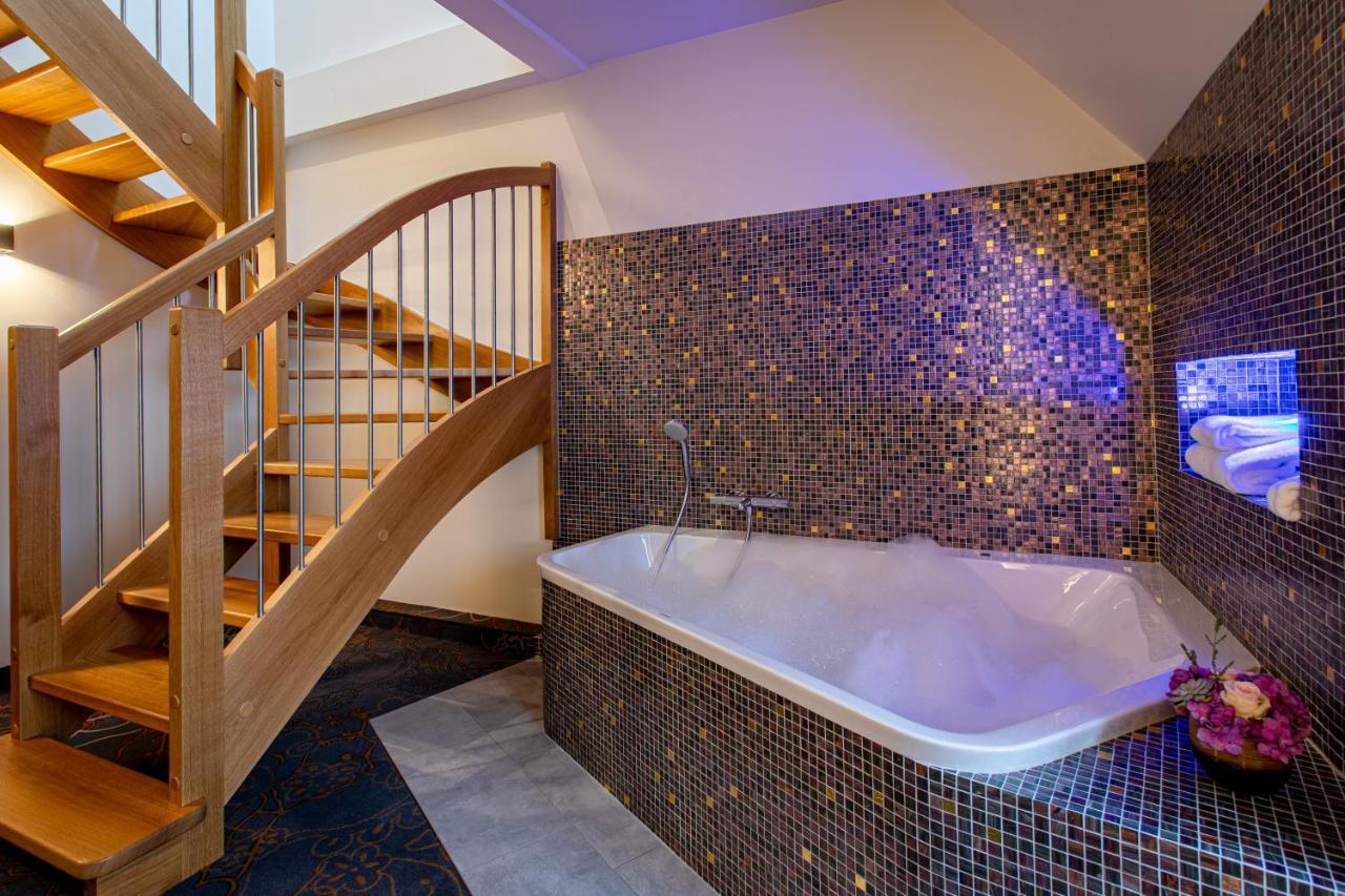 Duplex Suite Spa Access