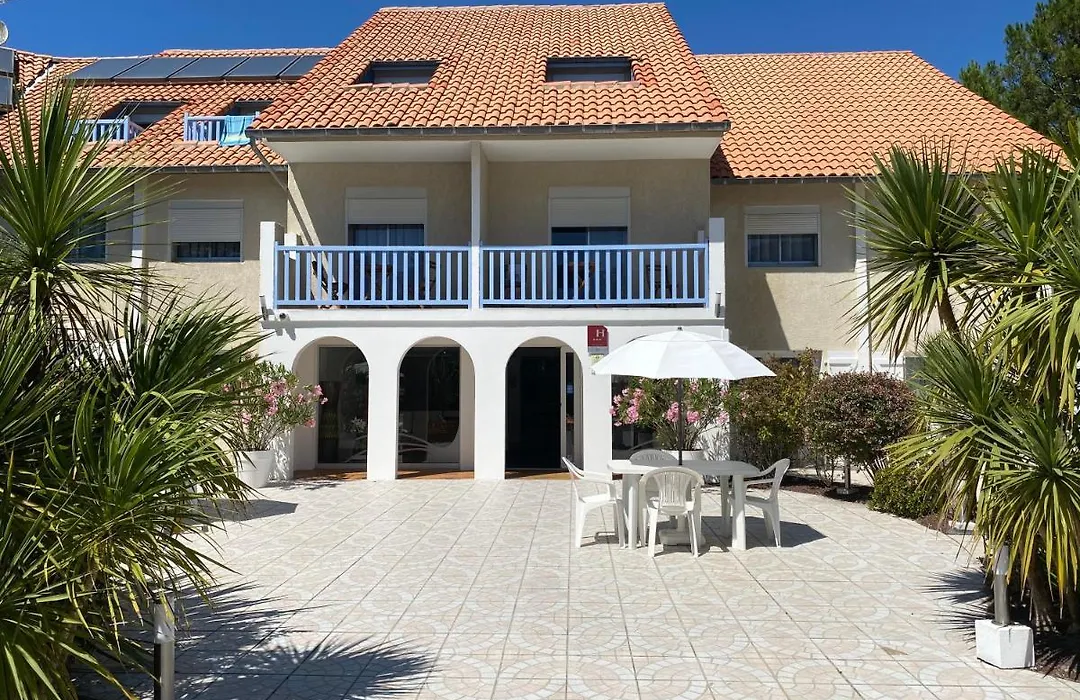 Les Vagues Logis Hôtel-1