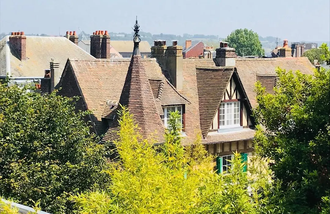 Villa Castel Chambres D'Hotes B&B-1