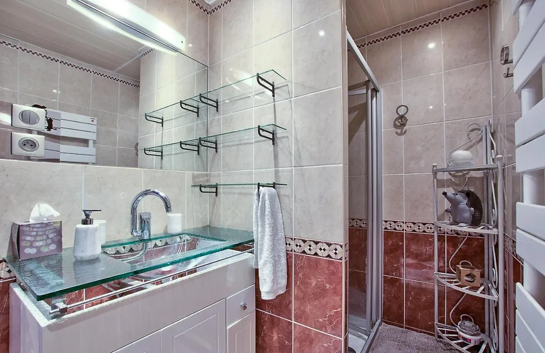 ! A découvrir ! NATURALBNB - Chambres d'hôtes zen au calme - Top confort et reposant - PARKING GRATUIT SECURISE - Garage vélos et motos - OFFERT COPIEUX PETIT DEJEUNER fait maison sucré-salé, local et bio - Accueil et convivialité garantis !-1