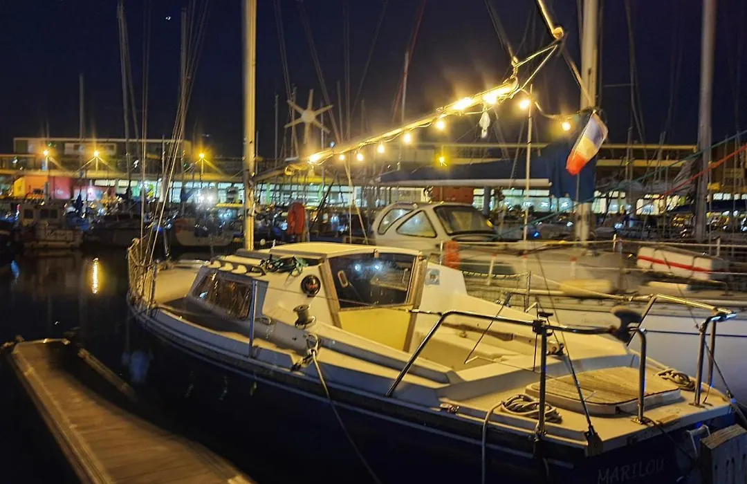 Charmant Voilier Chauffe Nuit Insolite-1