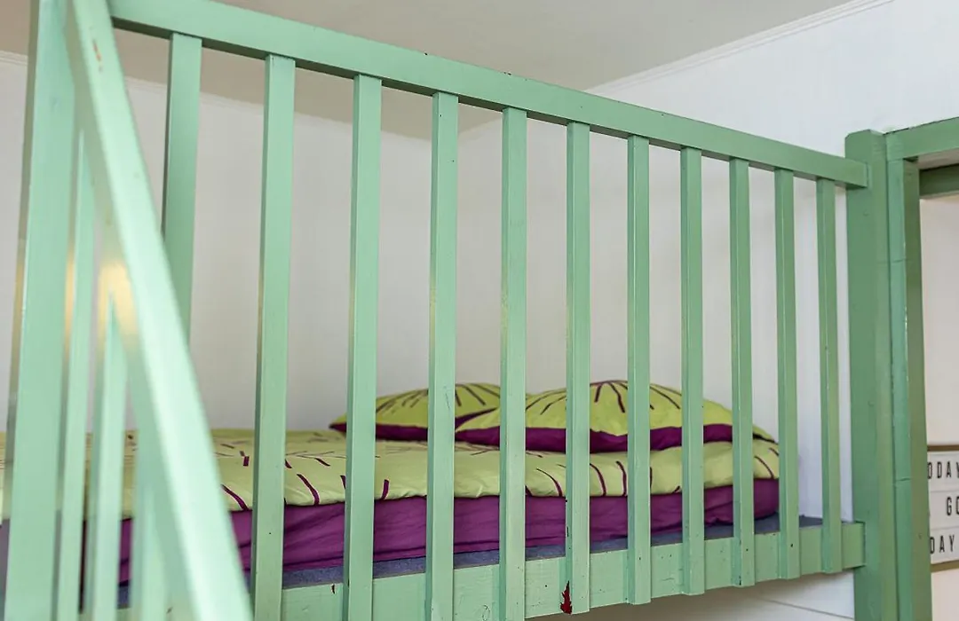 Sleep In Versailles-1