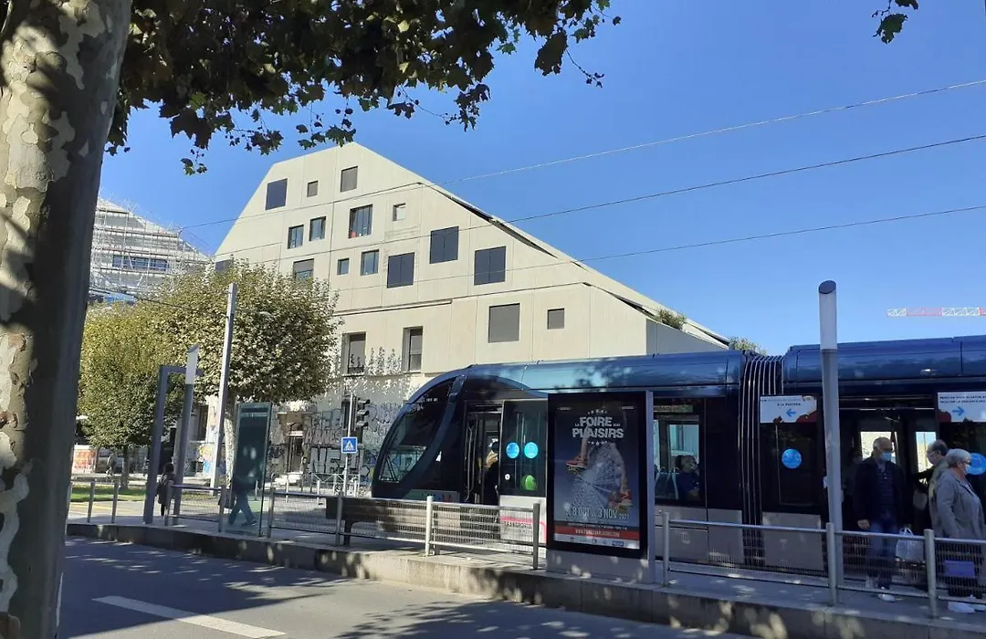 Une chambre à l'Economat-1