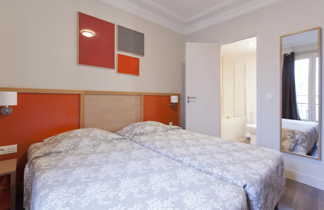Est Hotel-1