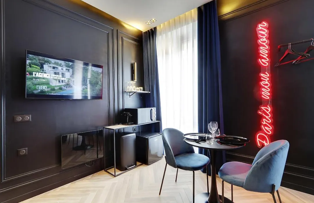 Couples Getaway Unit With Jacuzzi - City Center-1