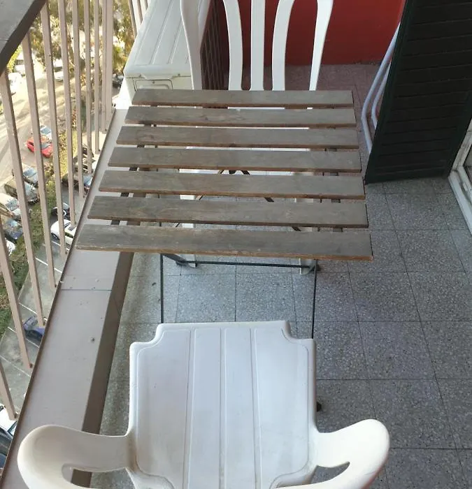 NEW CHEAP PRIVATE ROOM, KITCHEN , OVERWIEUW sea,TRAM on spot, 12 minutes from nice train station with tram , beach in 17 min tram , CHAMBRE PRIVÉE pas cher, cuisine équipée , tram sur place, APERÇU mer, 12 min de la gare de Nice avec le tram, 17 min-1