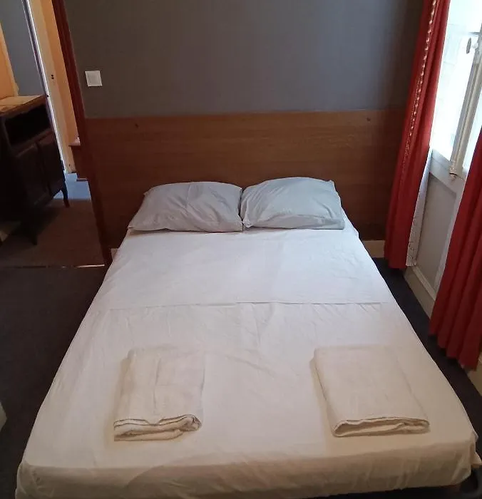Chambre Chez Marie Et Didier 1 Minute A Pied Du Sanctuaire De Lourdes-1