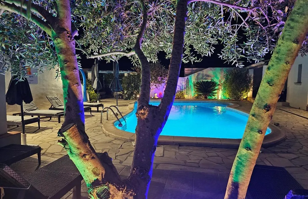 La Casa del Arti - Chambres d'hôtes de charme avec piscine chauffée-1