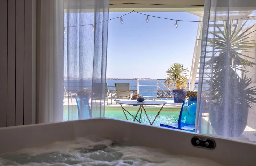 Les Suites Love 1 Spa Vue Mer Piscine-1