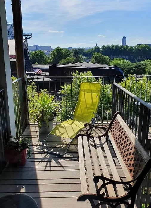 Location chambre privée avec salle de bain et WC privatifs dans appartement moderne-1