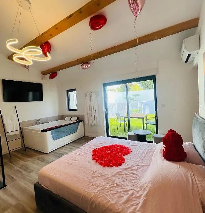 Magnifique Loveroom-1