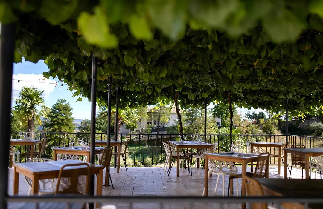 Domaine de la Pinède-1